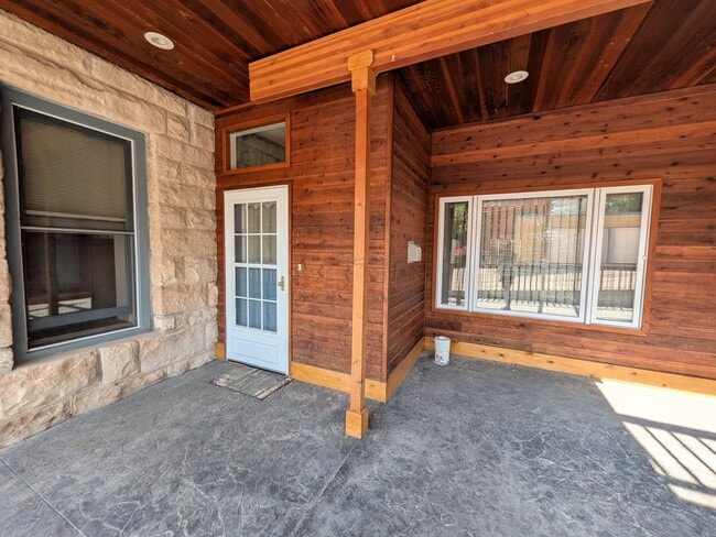 Photo - 1000 Fountain Terrace Dr