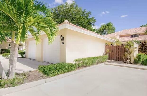 Photo - 265 Old Meadow Way