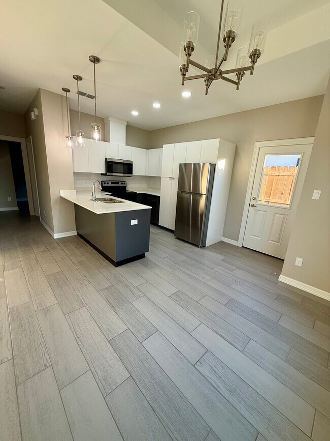 Photo - 1412 S Xanthia St Unit 4