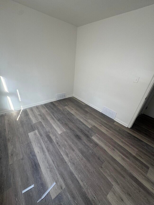 Photo - 18955 Hamburg St