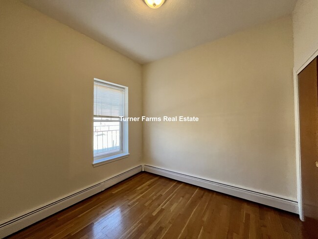 Photo - 140 North Beacon St Apartments