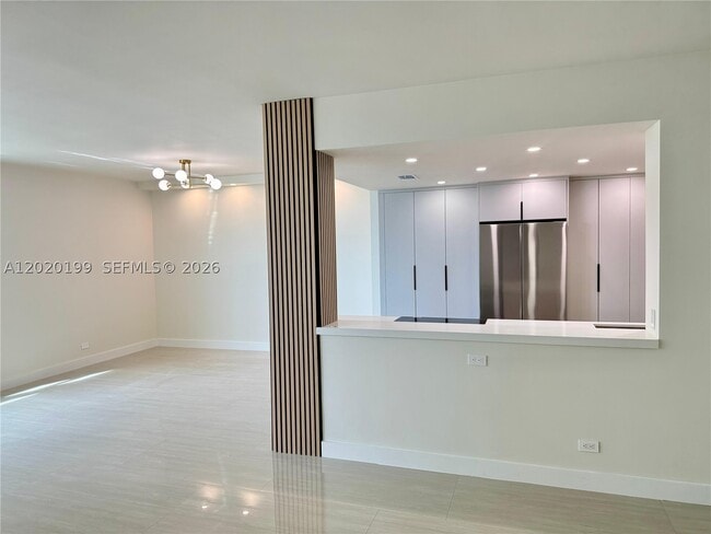 Photo - 5055 Collins Ave Unit 6F
