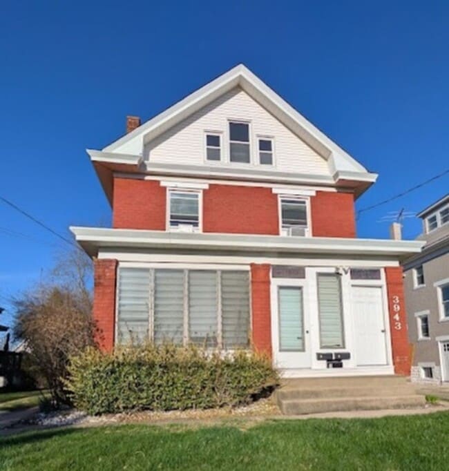 Building Photo - 3943 Glenmore Ave Unit 3943 Glenmore  2