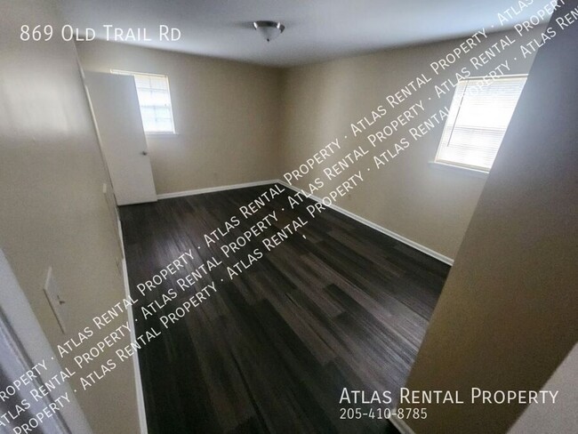 Photo - 869 Old Trail Rd