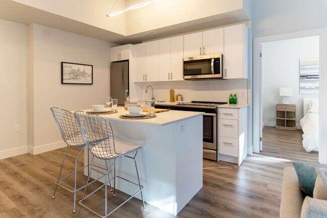 Photo - 475 George St N Unit 2 Bed