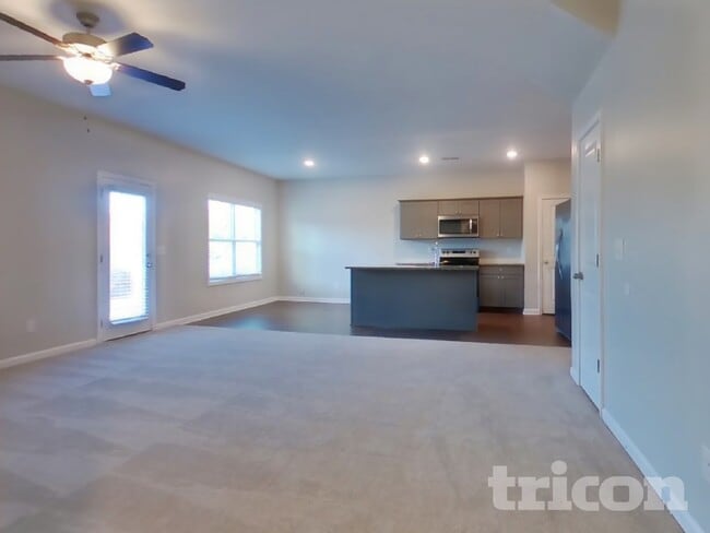 Photo - 142 Waters Edge Pkwy