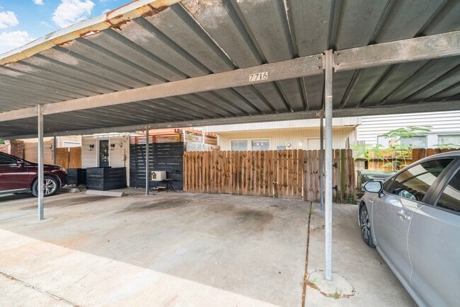 Photo - 7716 Challie Ln Unit 7716
