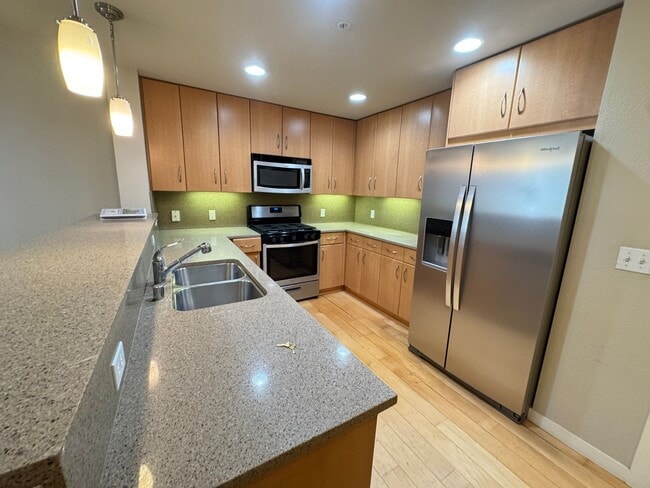 Photo - 1BED/1BATH CONDO AVAILABLE FOR RENT NEAR LAKE MERRIT IN DOWNTOWN OAKLAND, CA!!!