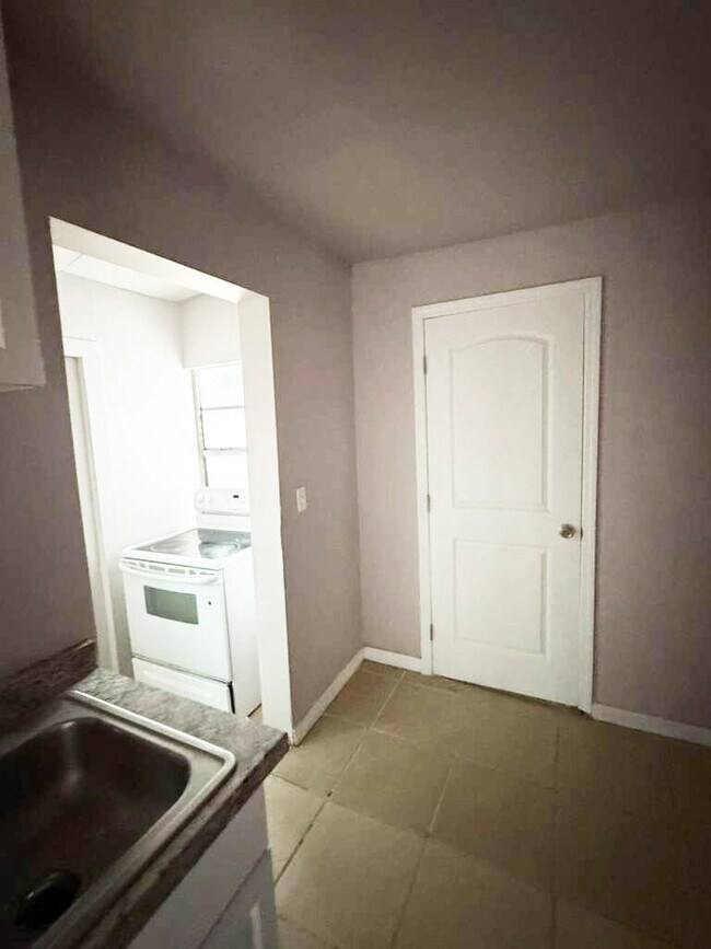 Photo - 701 N 9th St