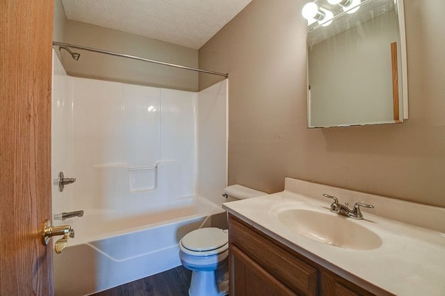 Photo - Cedar Glen I