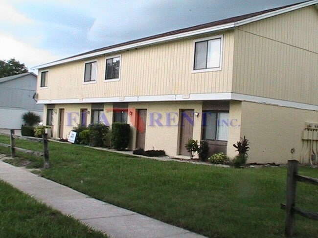 Building Photo - UCF AREA - 2/2.5 Townhouse in Cambridge Circle