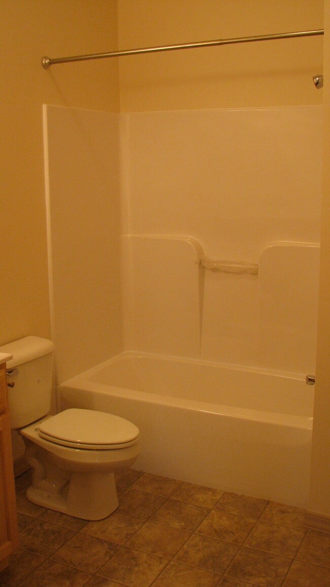 Photo - 19 E Main St Unit Apartment 1