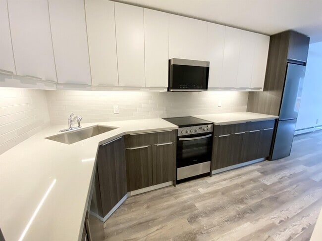 Building Photo - 10720-178 78 Ave NW Unit 105