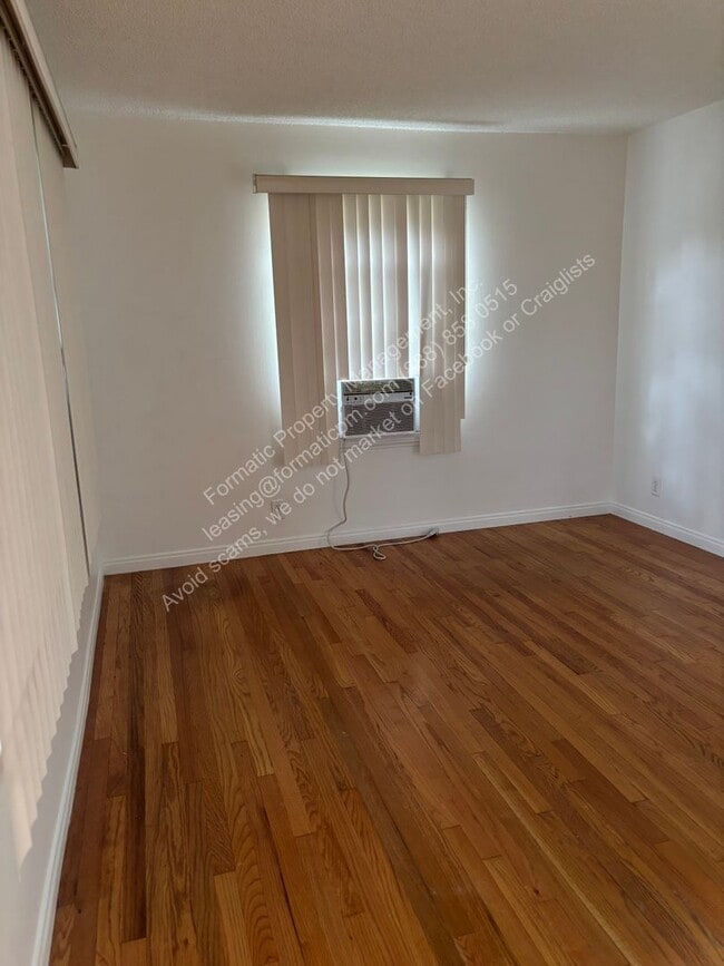 Photo - 930 N 1st St