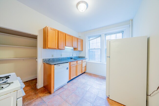 333 Harvard St Unit 9