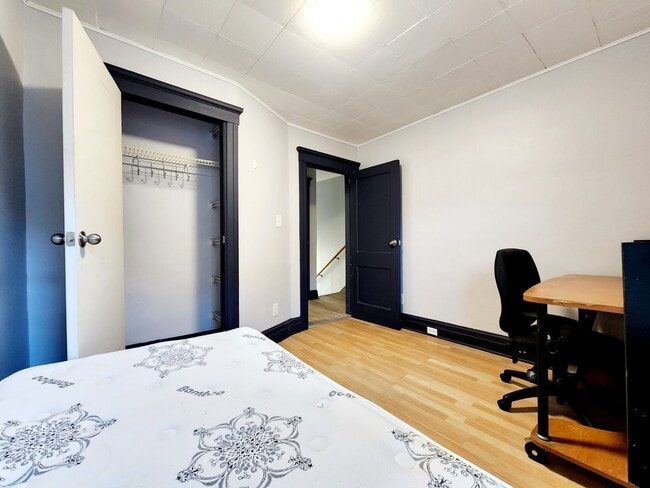 Building Photo - 329 Randolph Ave Unit Room 2-1