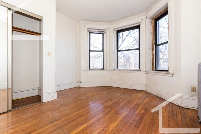Photo - Great deal! 3-bed, 1 Bath in Allston on The B Line; Heat/HW Incl!
