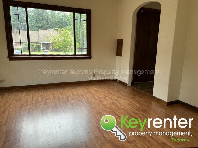 Photo - 3819 A St