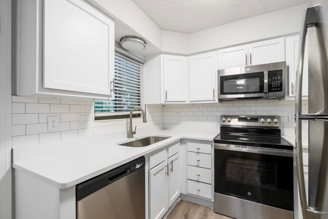Building Photo - 3098 Griggsview Ct