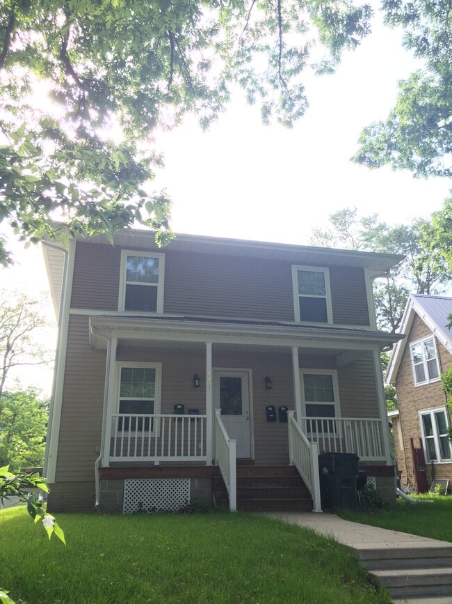 401 S Governor St