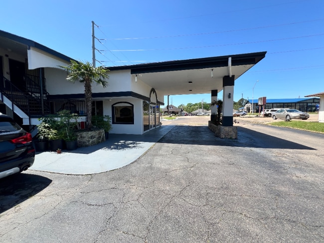 Photo - 3602 N State Line Ave