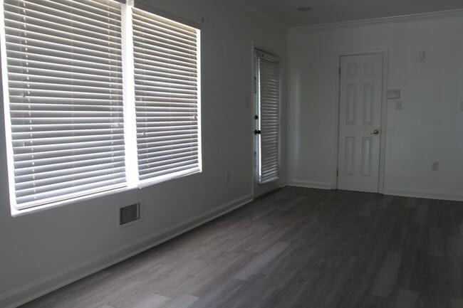 311 Hollis Dr Unit 1