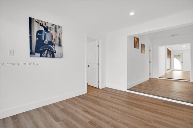 Photo - 4701 SW 104th Ct