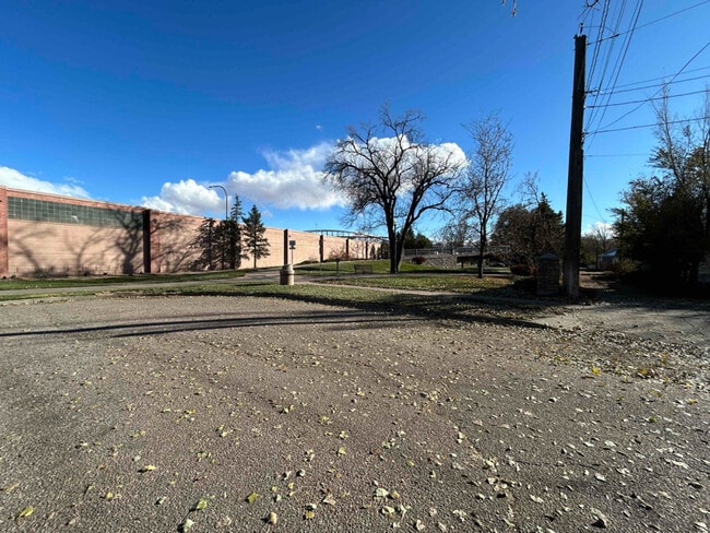 Photo - 312 1/2 W Dale St