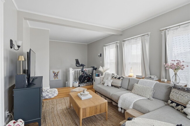 Building Photo - 186 Arnoldale Rd Unit 2