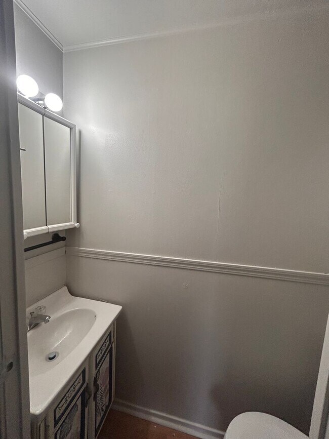 Photo - 106 Dunbar Ln