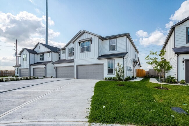 Photo - 27966 Western Crk Ct