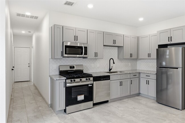 Photo - 6138 Brookfield Dr Unit A