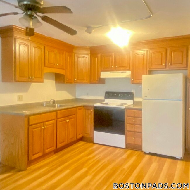 Building Photo - 70 Jamaicaway Rental