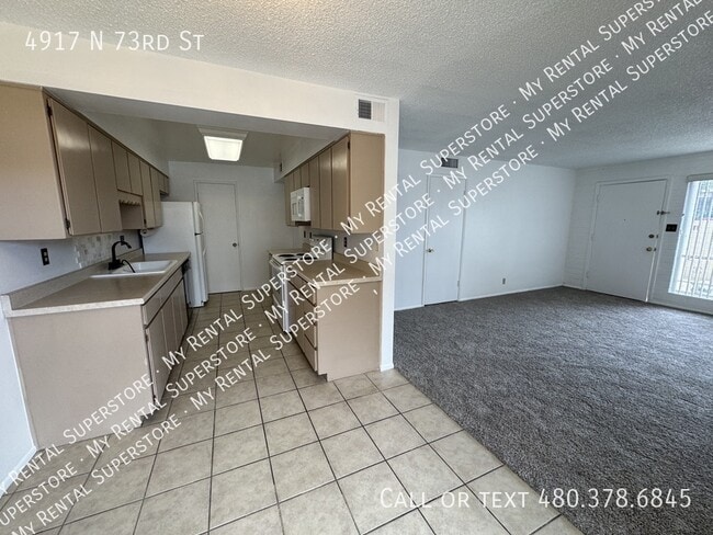 Photo - 4917 N 73rd St