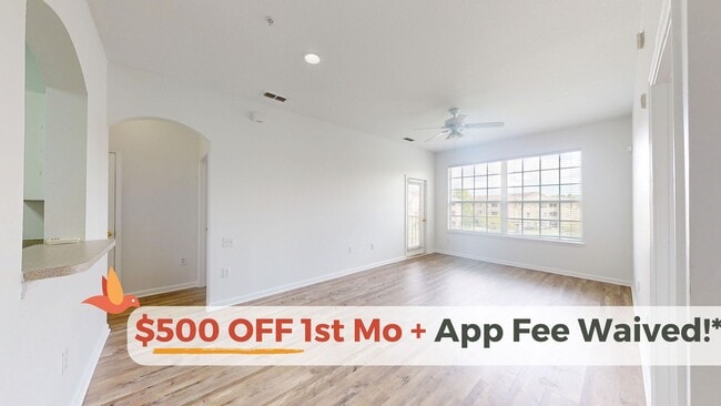 Building Photo - Beautifully updated 2 bed, 2 bath third-fl...