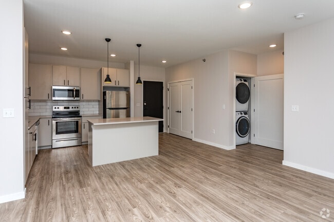 3BR, 2BA, Florencia - 1362SF - Kesler Apartments