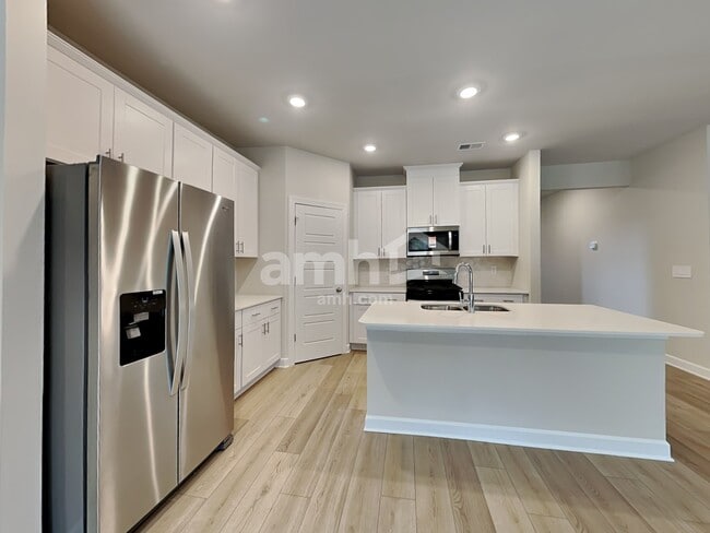 Photo - 789 Treeline Rd