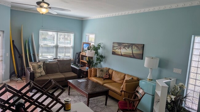 living room - 187 16th Ave S