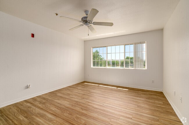 Catalina- 3BR, 2BA - 1151SF - Living Room