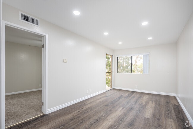 1 BR, 1 BA - 539SF
