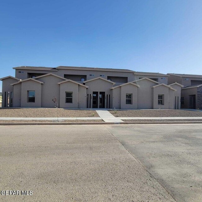 Photo - 1060 Hoppas St Townhome