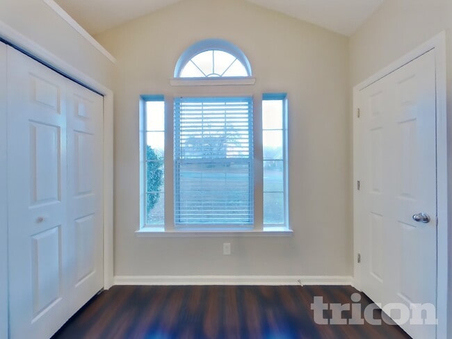 Photo - 1131 Yorkdale Dr