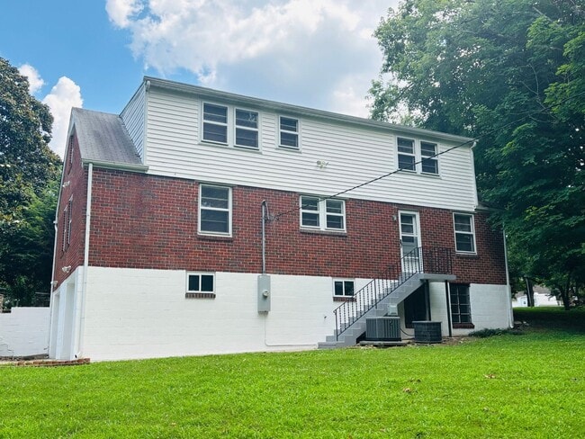 Photo - 126 Cottage Ln