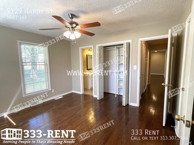 Photo - 9129 Hardy St