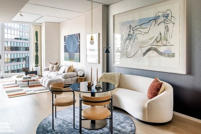 Photo - 100 E 53rd St