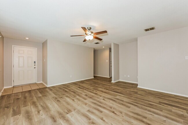 Photo - 1104 W Cottonwood Dr