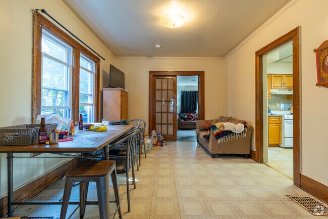 4BR, 2BA - 3,911SF - Dining Room