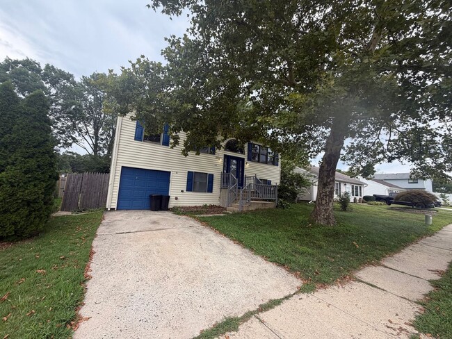 Photo - 198 Village Dr