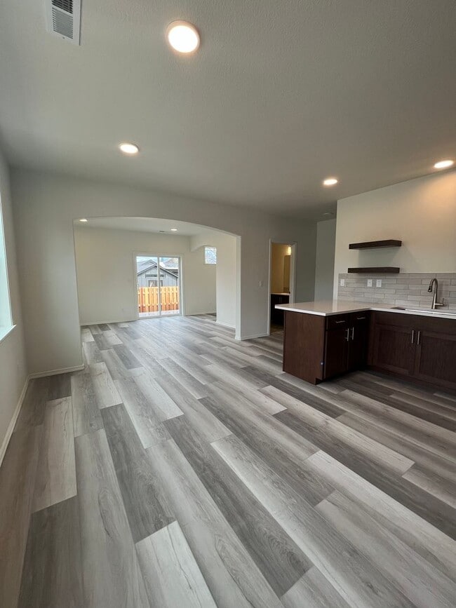 Photo - 3-Bedroom 2.5-Bathroom Townhouse in Friendly Neighborhood