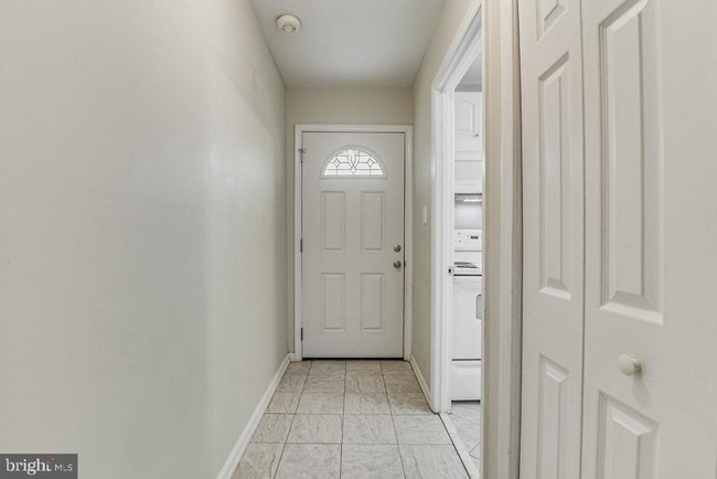 Photo - 260 Burgess Ave